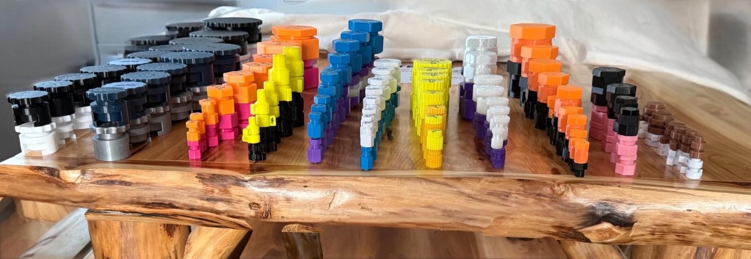 Top Dawg color-coded reusable hydraulic fitting protection caps and plugs